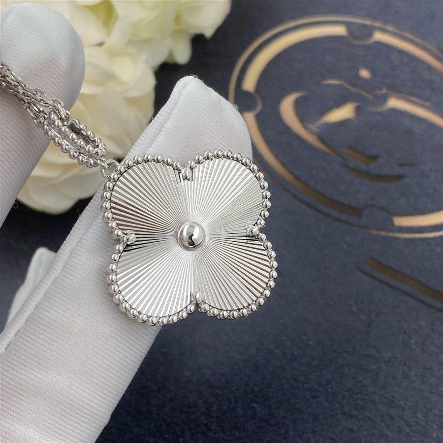 [⭐Maelin]CLOVER 25MM SILVER BIG CLOVER NECKLACE