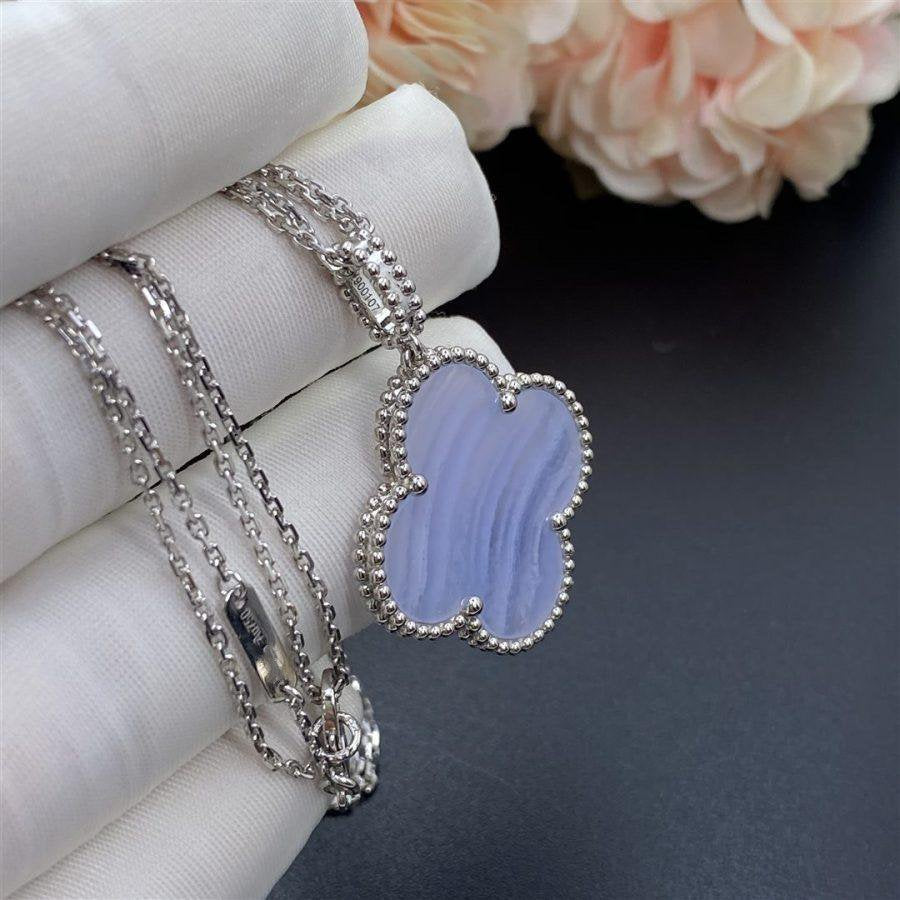 [⭐Maelin]CLOVER SILVER CHALCEDONY BIG CLOVER NECKLACE