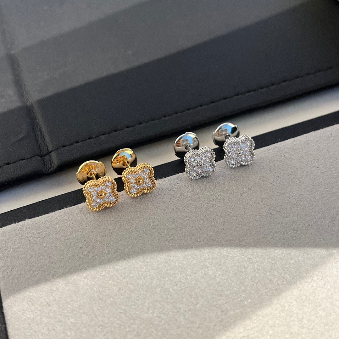 [⭐Maelin]CLOVER MINI DIAMOND STUD EARRINGS