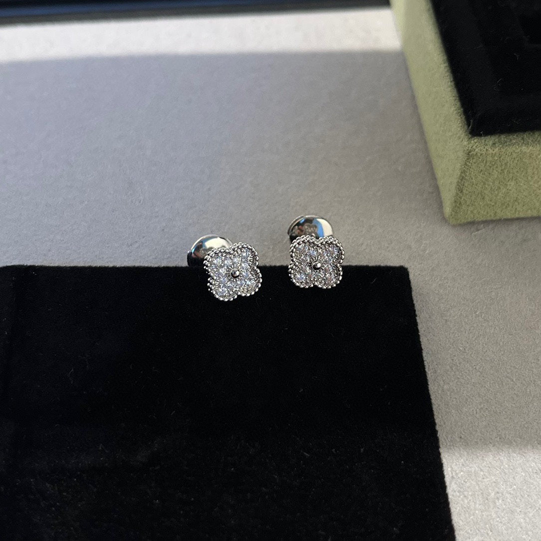 [⭐Maelin]CLOVER MINI DIAMOND STUD EARRINGS