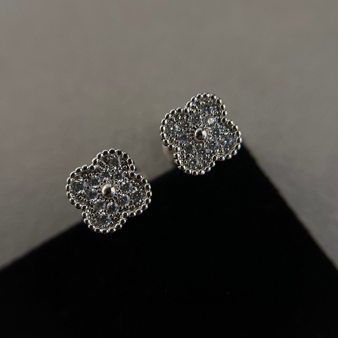 [⭐Maelin]CLOVER MINI DIAMOND STUD EARRINGS
