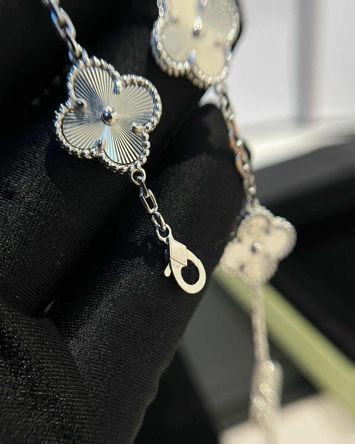 [⭐Maelin] CLOVER 5 MOTIF LASER BRACELET COLLECTION